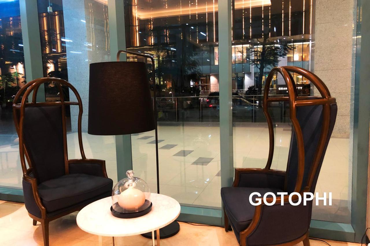 One Uptown Residence Taguig Luaran gambar