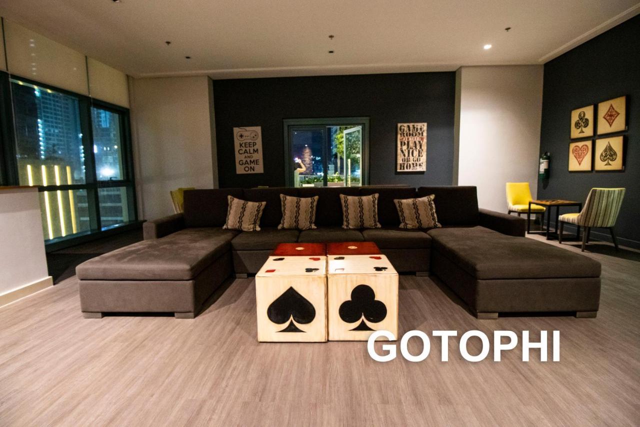 One Uptown Residence Taguig Luaran gambar