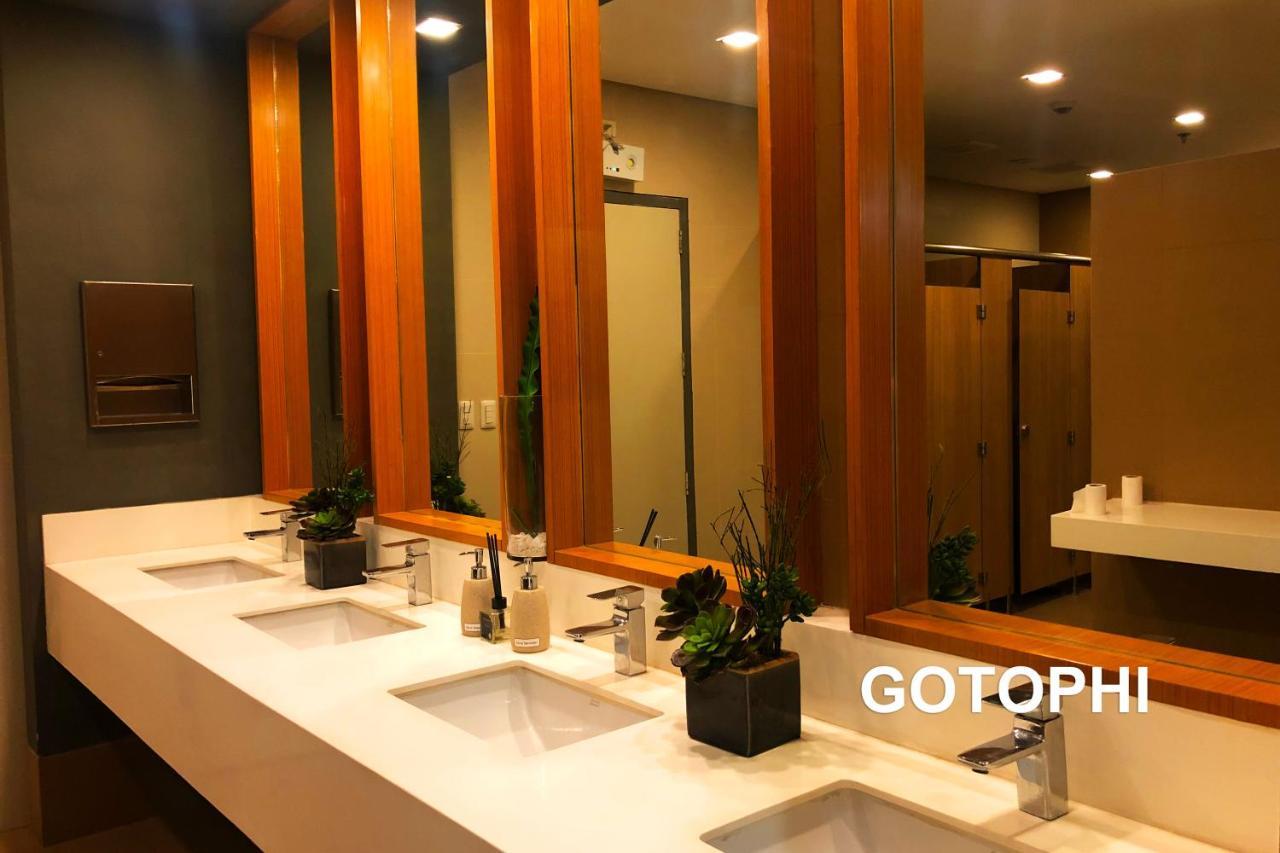 One Uptown Residence Taguig Luaran gambar