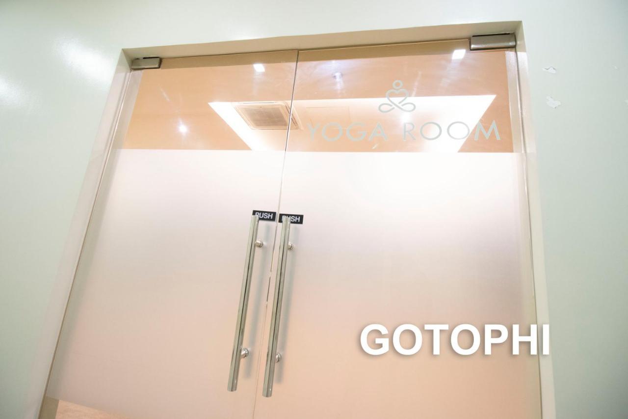 One Uptown Residence Taguig Luaran gambar
